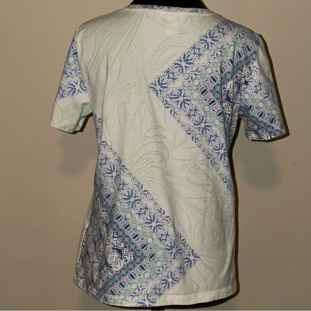 Women’s Petite Medium Christopher & Banks Geometric Floral Short Sleeve Top - Picture 4 of 8